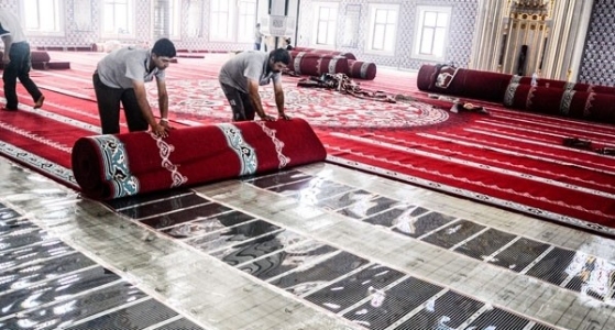 Hijyen Odaklı Cami Halısı Seçimi: Temizlikten Malzemeye